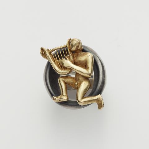 Elisabeth Treskow - A German silver and 18k gold sculptural "Orpheus" ring.