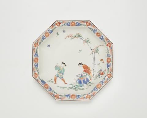  Meissen Royal Porcelain Manufactory - A Meissen porcelain dish with "Shiba Onko" decor and palace inventory number