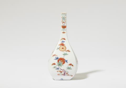  Meissen Royal Porcelain Manufactory - A Meissen porcelain sake flask