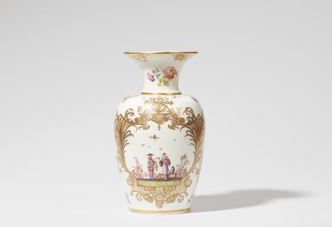 Meissen Königliche Porzellanmanufaktur - Augustus Rex-Vase mit späten Hoeroldt-Chinoiserien