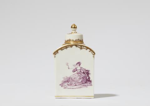  Meissen Royal Porcelain Manufactory - A Meissen porcelain tea caddy with two figures smoking
