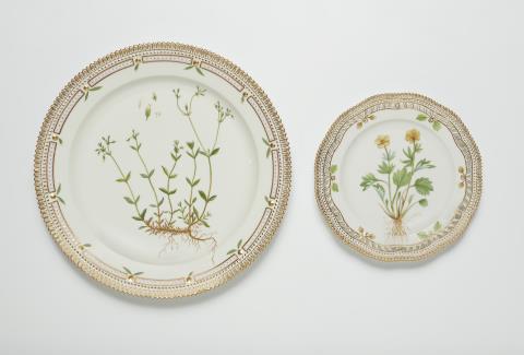  Königliche Porzellanmanufaktur Kopenhagen - Zwei runde Platten Flora Danica