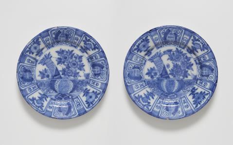  Delft - A pair of Delftware dishes with Wanli style decor