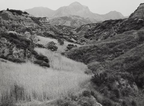 Albert Renger-Patzsch - Erosionslandschaft in Calabrien (im Hintergrund der Appenin)