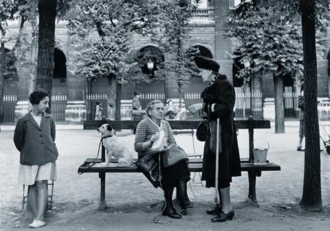 Robert Doisneau - Un Banc au Palais Royal