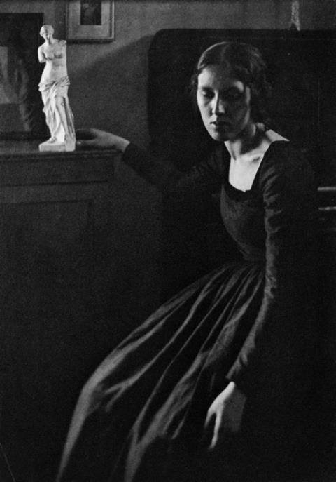  Camera Work / White, Clarence Hudson + Stieglitz - Lady in Black with Statuette