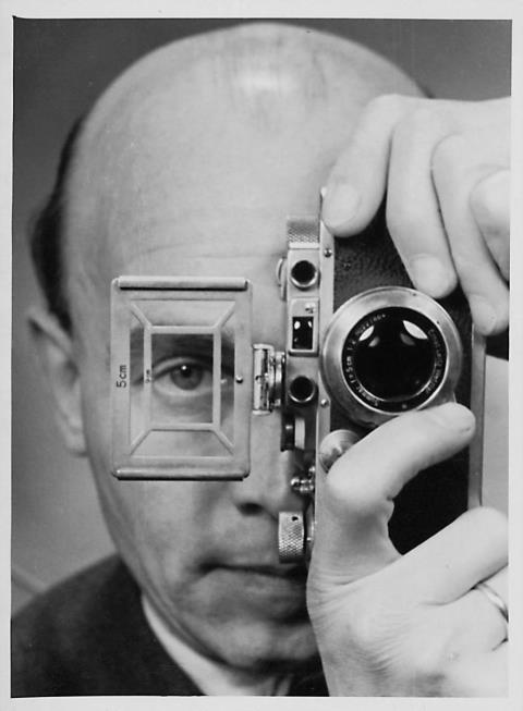 Otto Umbehr - SELF-PORTRAIT WITH LEICA