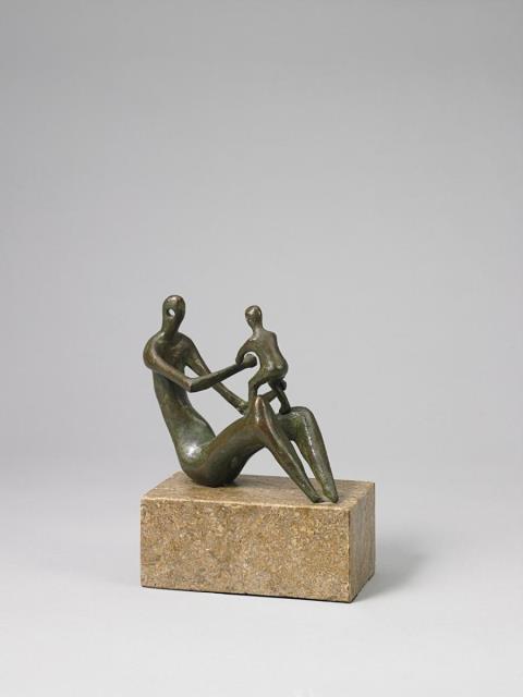 Henry Moore - Mother and Child No. 3: Child on Knee