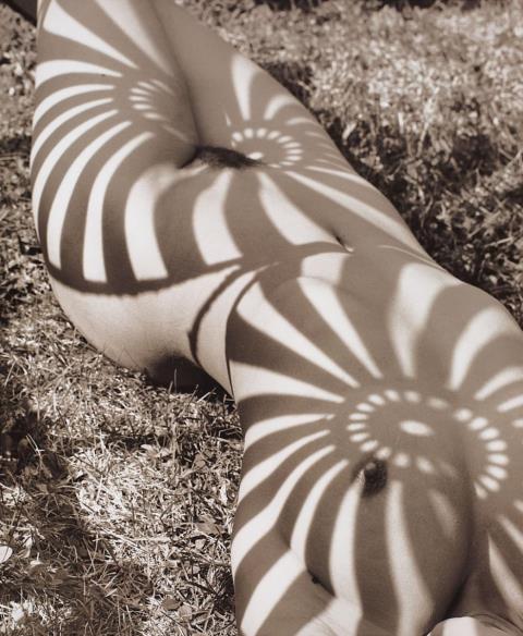 Herb Ritts - NEITH WITH SHADOWS. FRONT VIEW