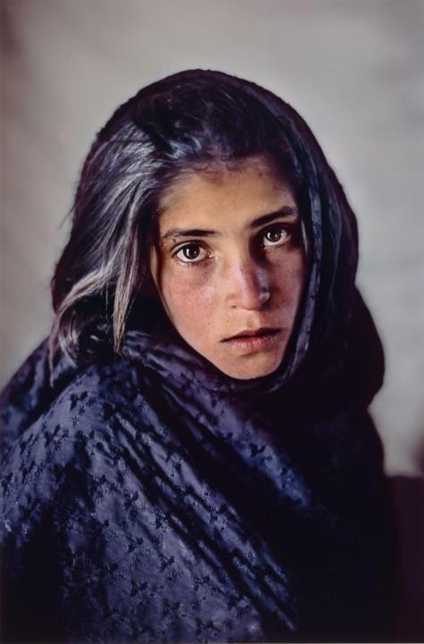 Steve McCurry - School Girl, Kabul, Afghanistan
