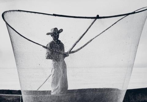 Herbert List - Fisherman on lake Pazcuáro, Mexico